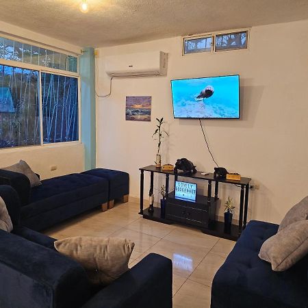 סן קריסטובל Lovely Inn מראה חיצוני תמונה